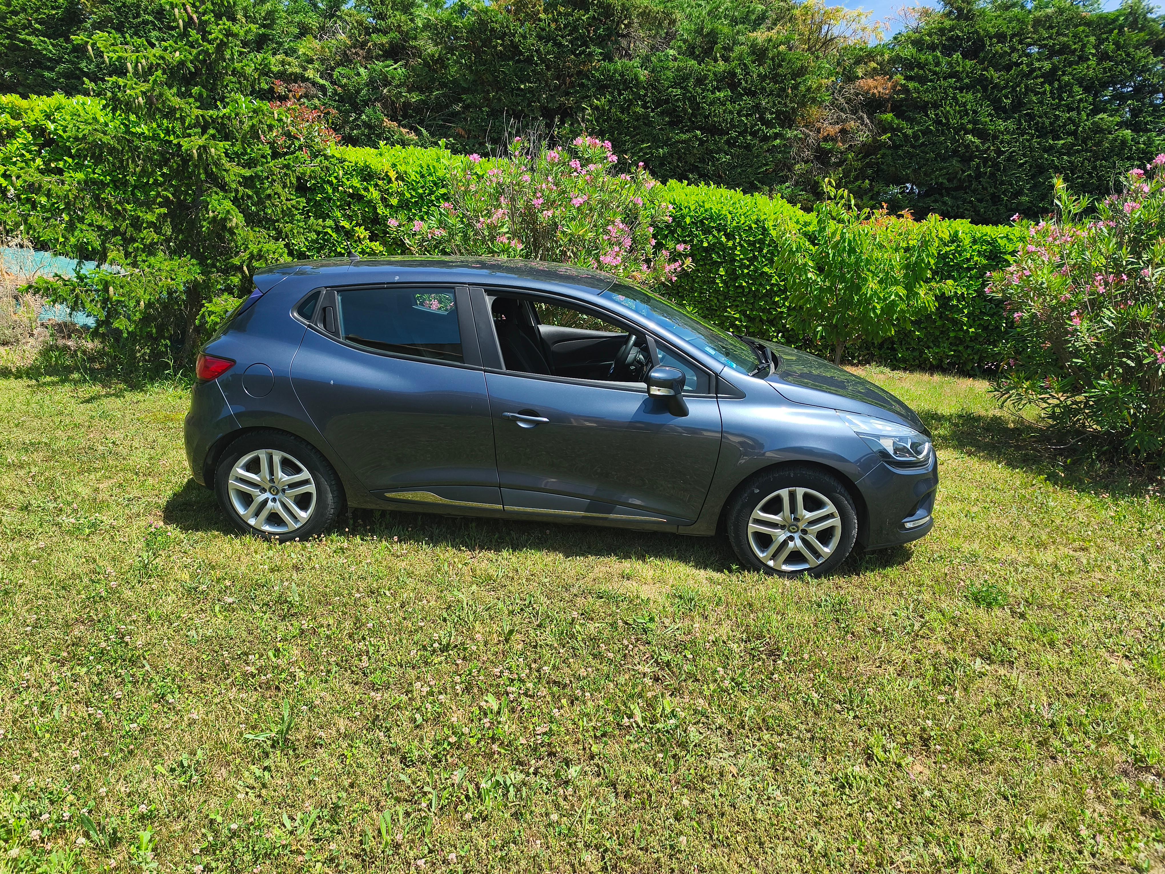 Renault CLIO IV 2018 à Aix-en-Provence