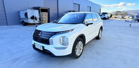 Mitsubishi OUTLANDER 2023