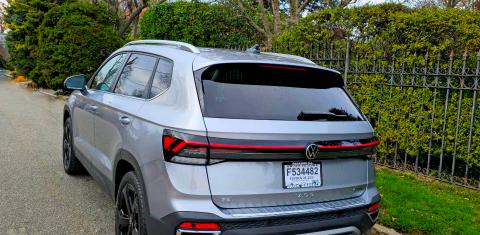 Volkswagen Taos 2025
