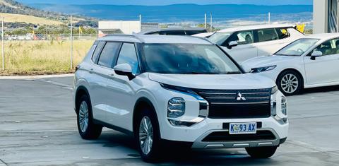 Mitsubishi OUTLANDER 2021