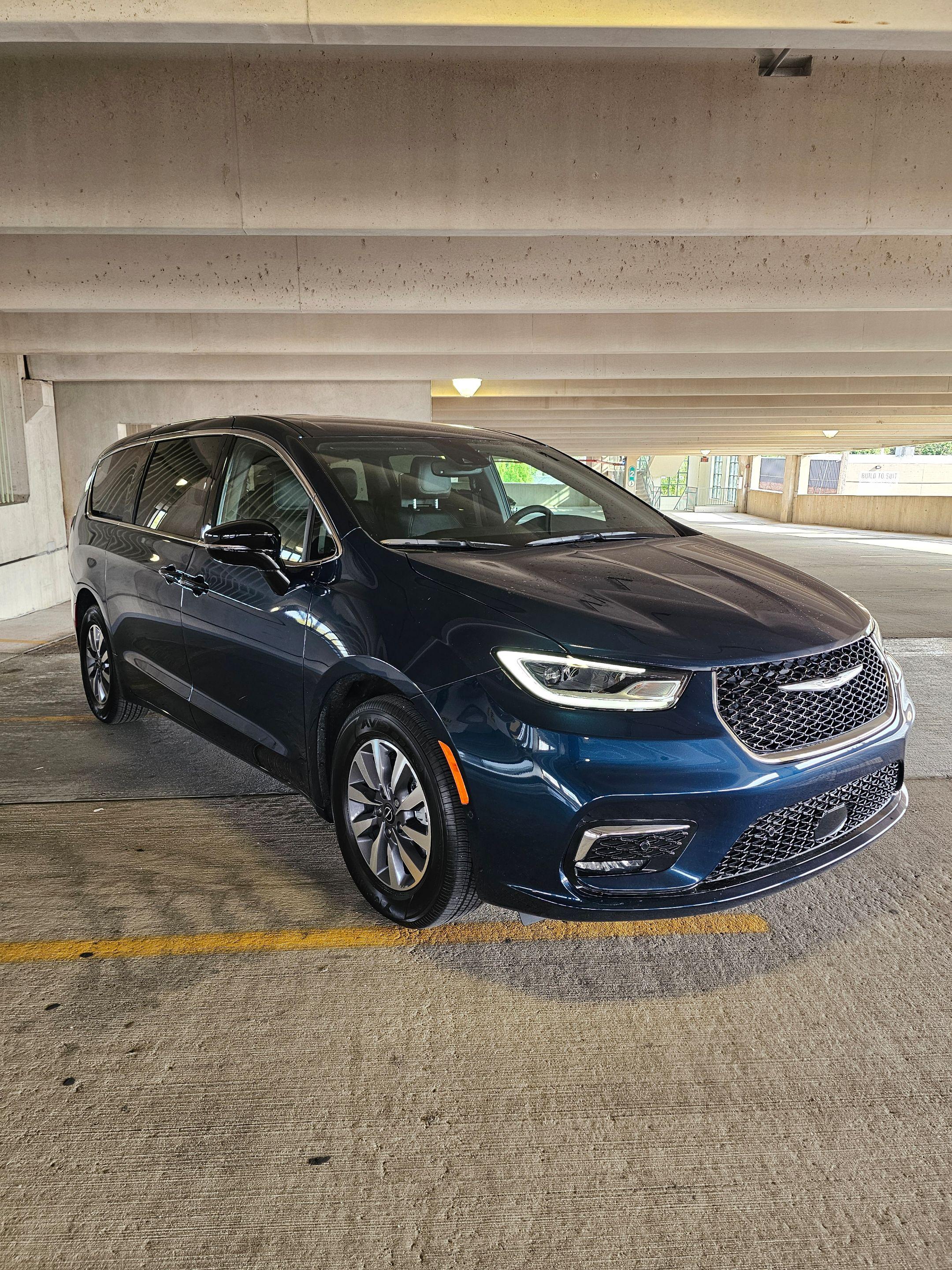Chrysler Pacifica 2025 in Dearborn Heights, MI