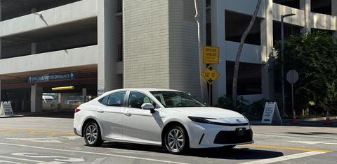 Toyota Camry Hybrid 2025