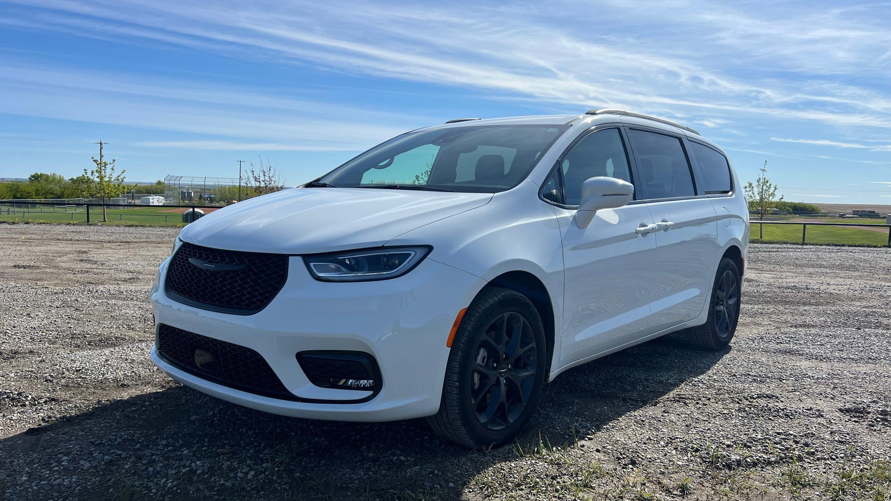 Chrysler Pacifica 2022 à Calgary, AB