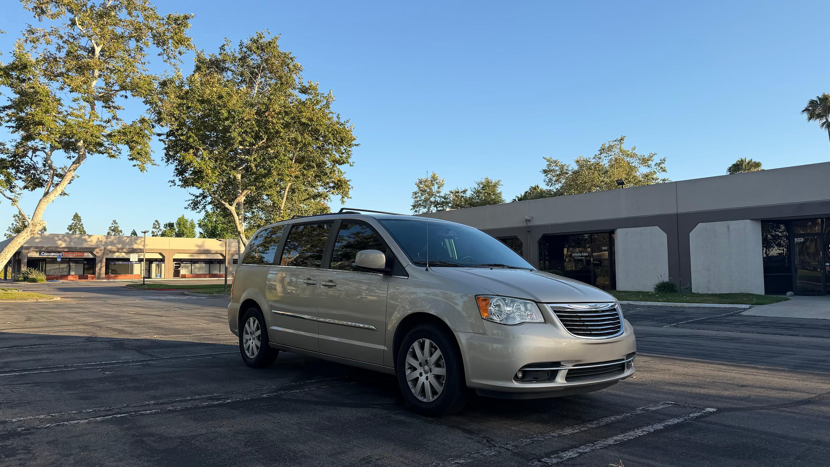 Chrysler Town & Country 2015 in Lake Forest, CA
