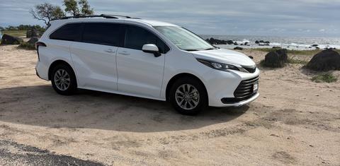 Toyota Sienna 2025