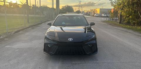 Toyota Camry Hybrid 2026