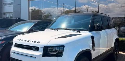 Land Rover Defender 2026