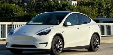 Tesla Model Y 2024