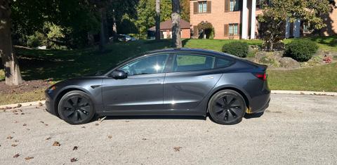 Tesla Model 3 2024