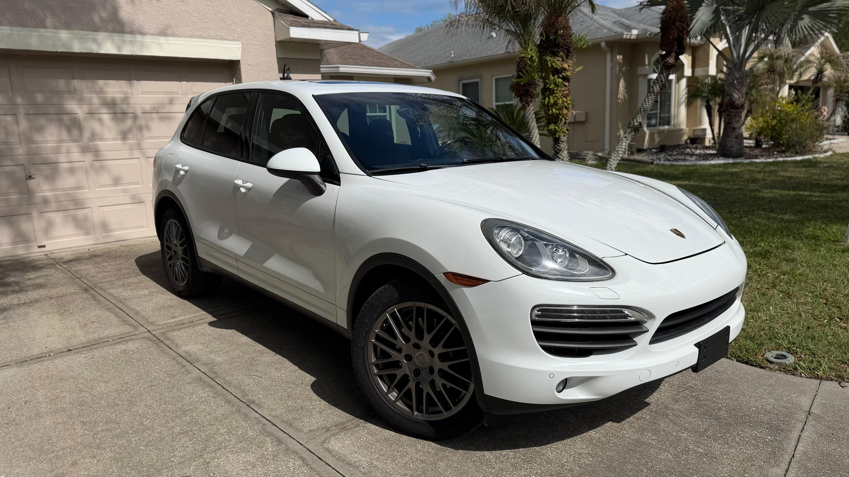 Porsche Cayenne 2014 in Tampa, FL