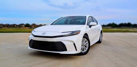 Toyota Camry Hybrid 2025