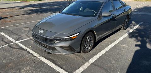 Hyundai Elantra 2024
