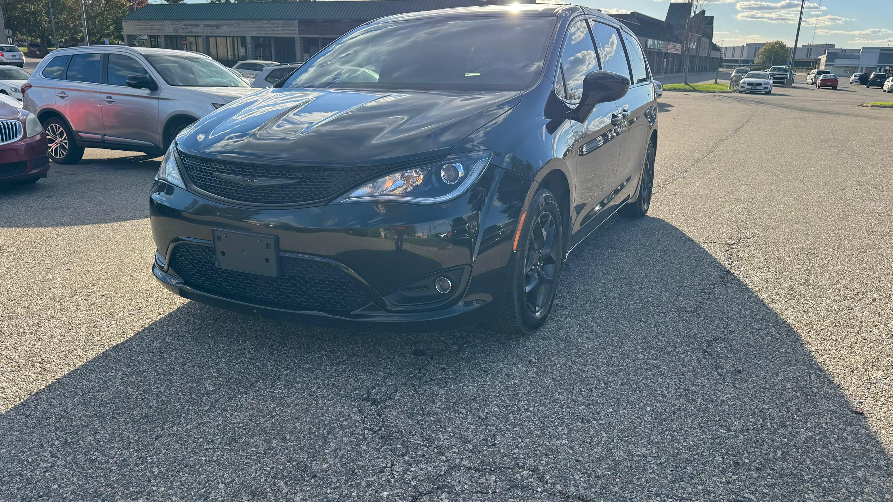 Chrysler Pacifica 2020 in Flint, MI