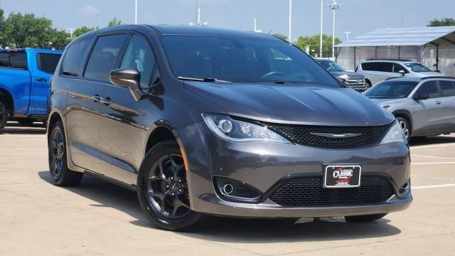 Chrysler Pacifica 2019 in Garden Grove, CA