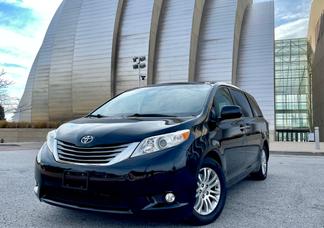 Toyota Sienna car