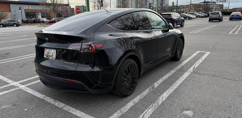 Tesla Model Y 2024