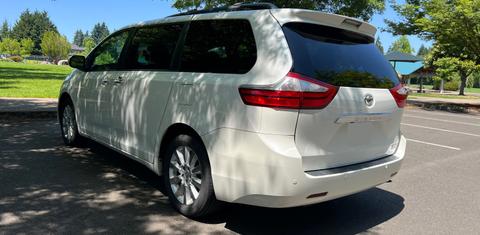 Toyota Sienna 2015