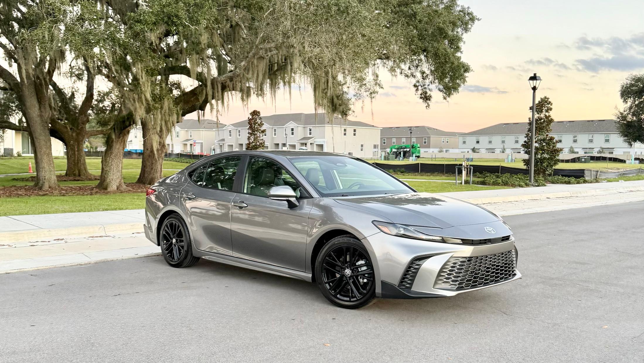 Toyota Camry Hybrid 2026 in Orlando, FL