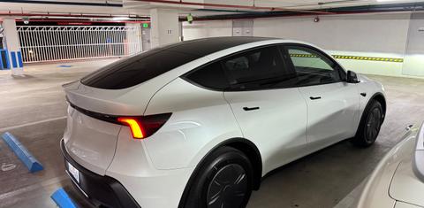 Tesla Model Y 2026