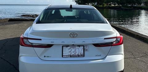 Toyota Camry Hybrid 2025