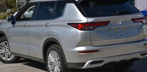 Mitsubishi OUTLANDER 2024