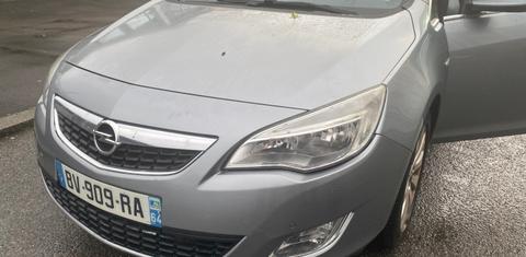 Opel ASTRA 2011