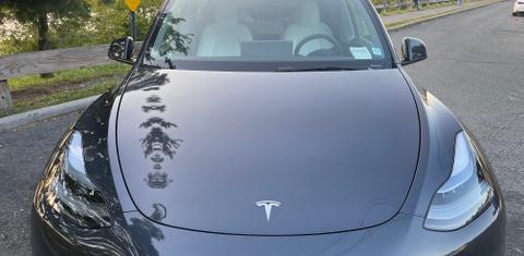Tesla Model Y 2024