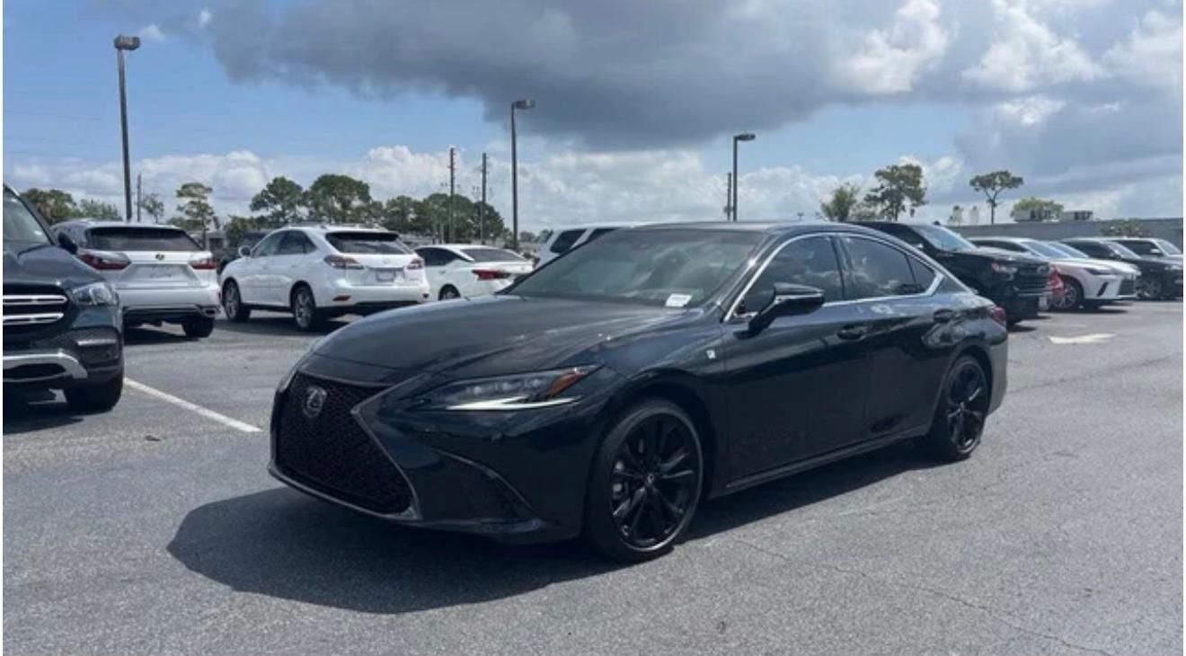 Lexus ES 2024 in 