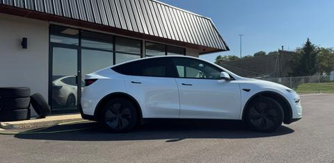 Tesla Model Y 2026