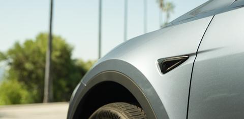 Tesla Model Y 2025