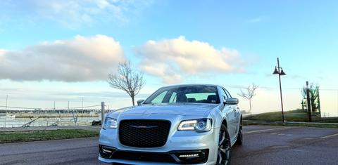 Chrysler 300 2023