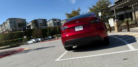 Tesla Model Y 2025