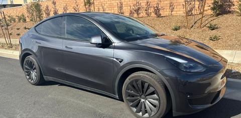 Tesla Model Y 2024