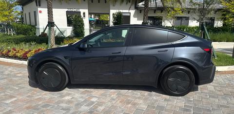 Tesla Model Y 2026