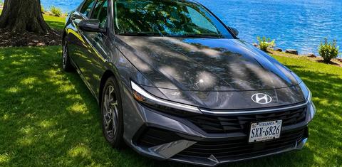Hyundai Elantra Hybrid 2026