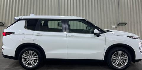 Mitsubishi OUTLANDER 2022