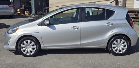 Toyota Prius c 2016