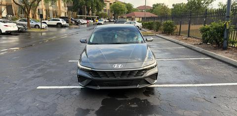 Hyundai Elantra 2024