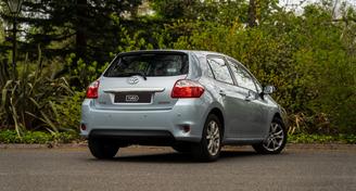 Toyota Auris 2012 — Car rental alternative in Worcester Park