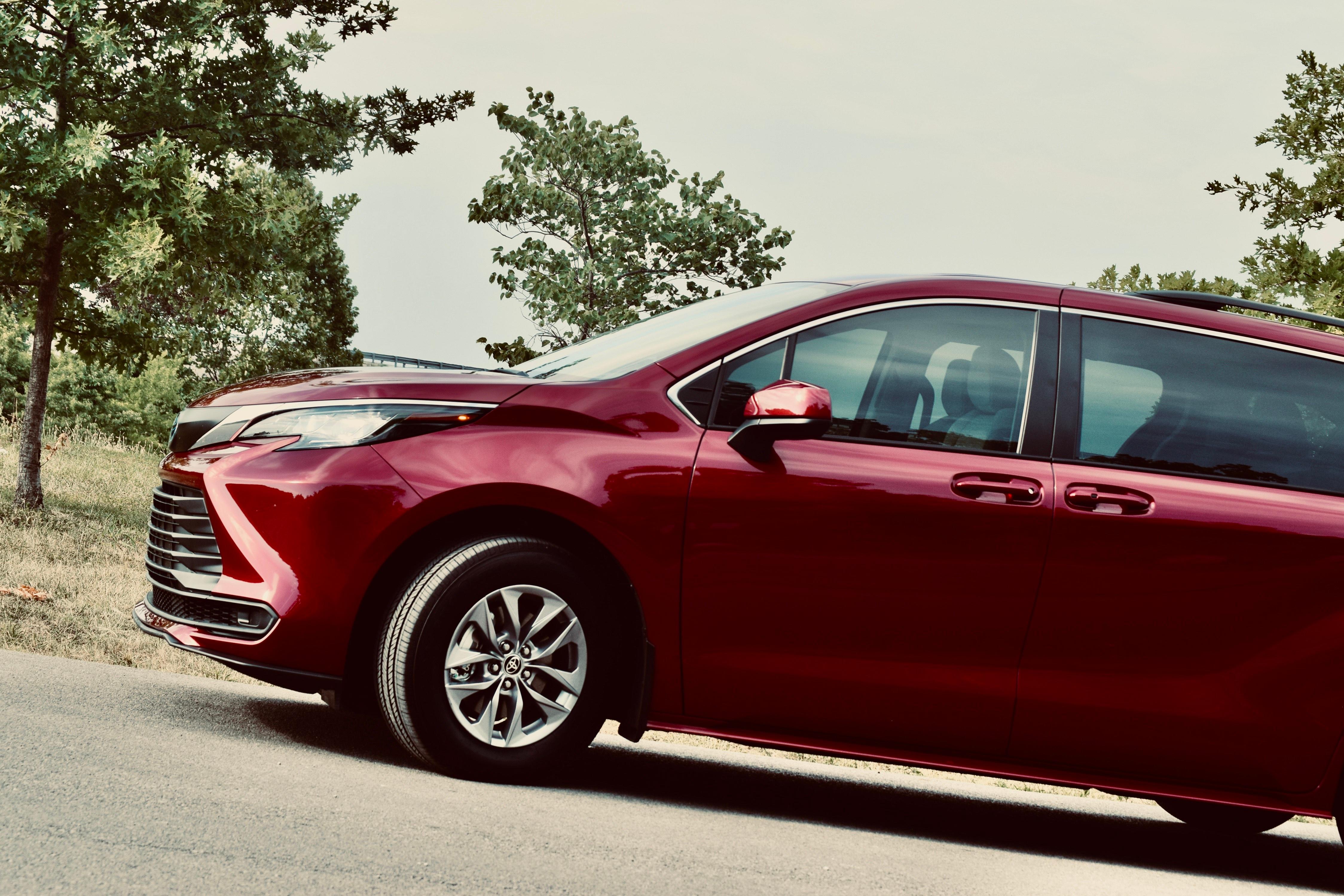 Toyota Sienna 2022 in Pleasant Valley, MO