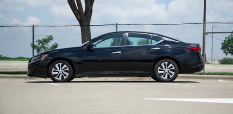 Nissan Altima 2025