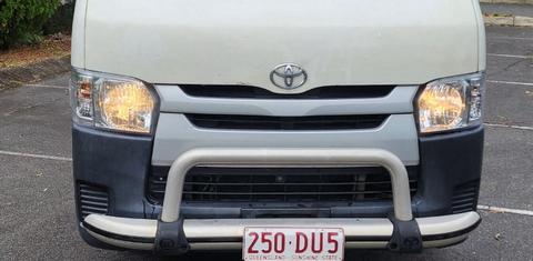 Toyota HIACE 2015
