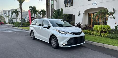 Toyota Sienna 2025