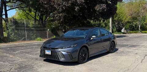 Toyota Camry Hybrid 2026