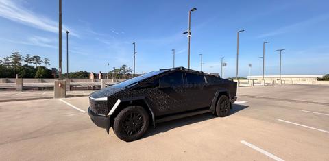 Tesla Cybertruck 2025