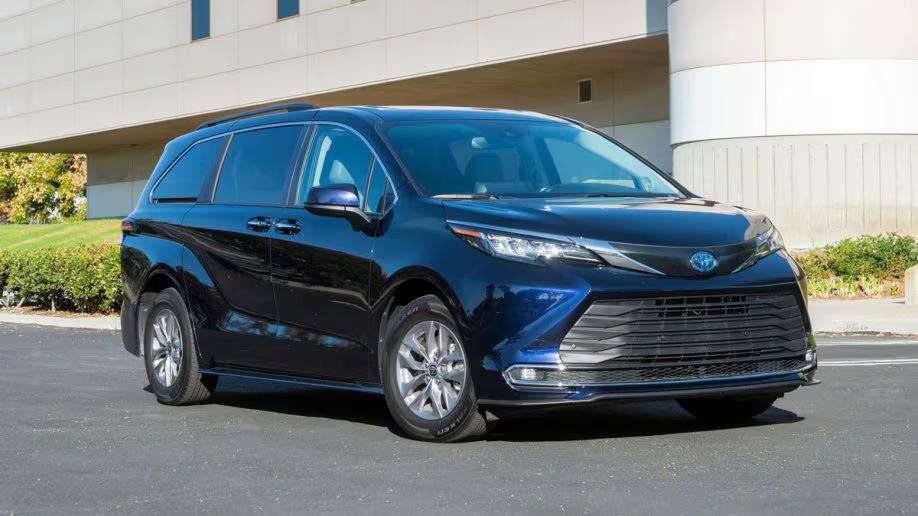 Toyota Sienna 2025 in Peabody, MA
