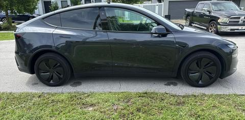 Tesla Model Y 2026