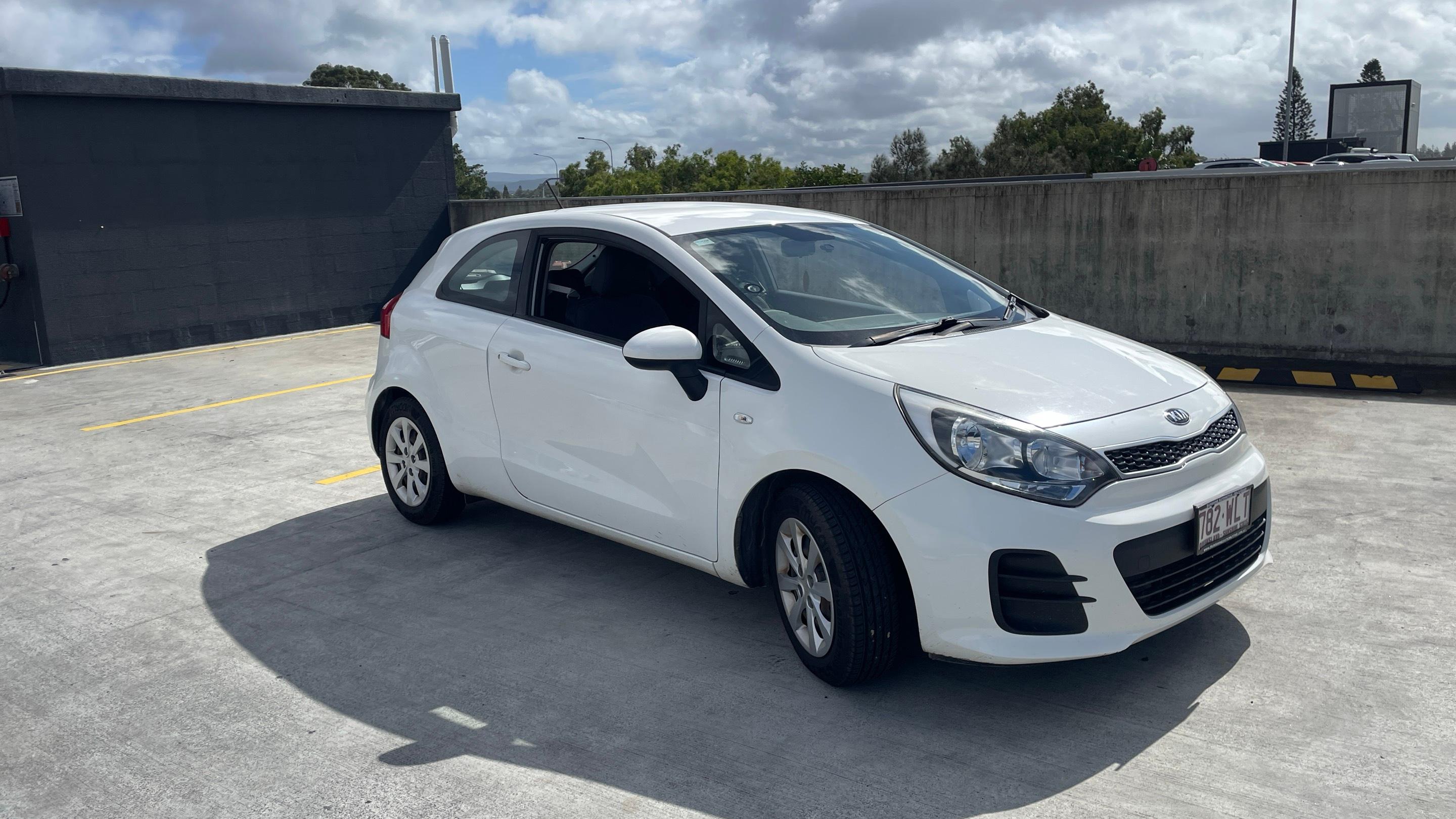Kia RIO 2016 in Surfers Paradise