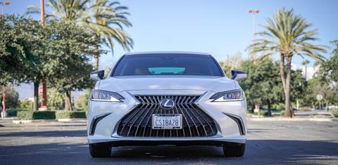 Lexus ES 2023
