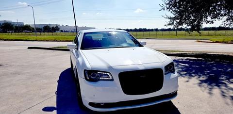 Chrysler 300 2021